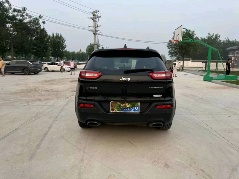 徐州17年Jeep自由光9