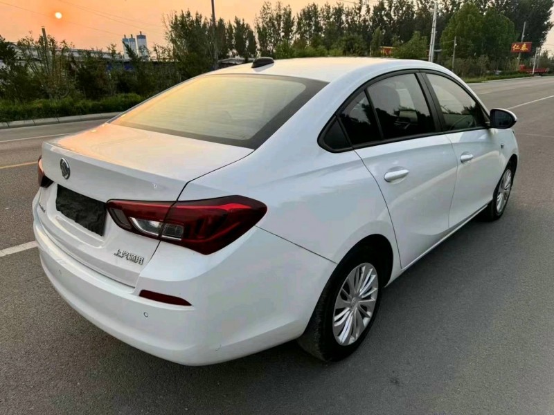 东营18年别克凯越9