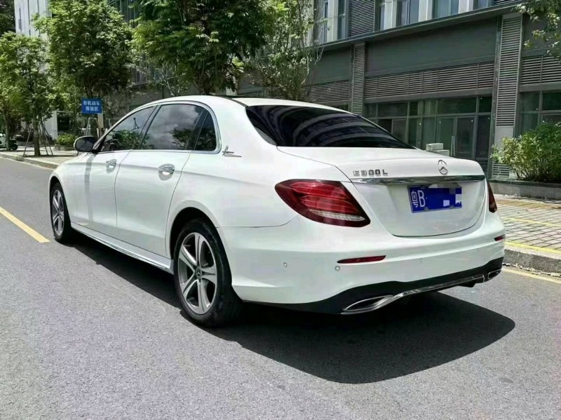 深圳18年奔驰E8