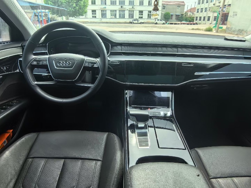 济南19年奥迪A8L6