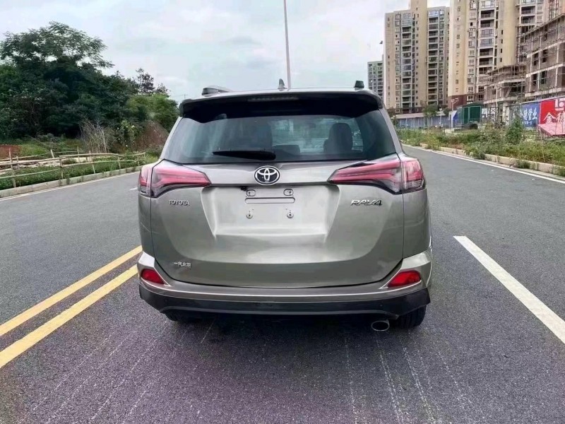 岳陽17年豐田RAV4榮放3
