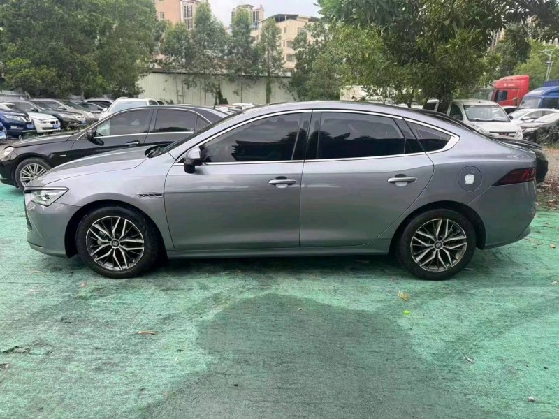 深圳22年比亚迪秦5