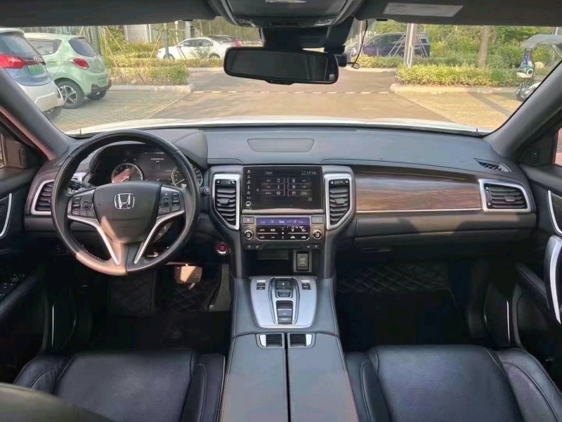 济宁17年本田URV5