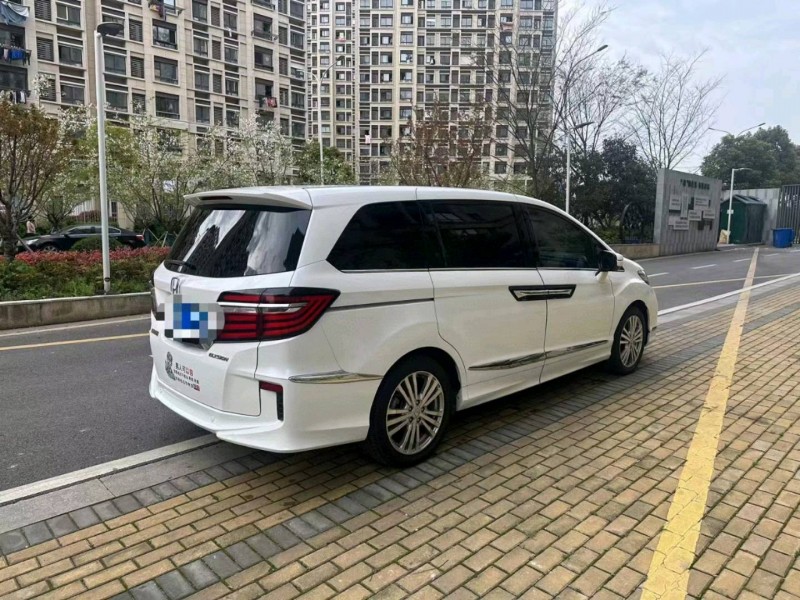 徐州18年本田艾力绅8