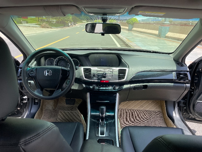 佛山18年本田雅阁9