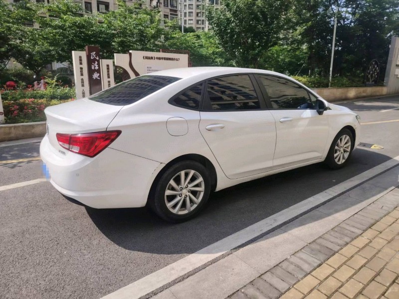 苏州18年别克威朗4