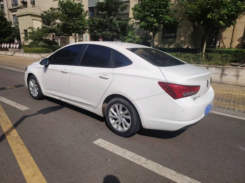 苏州18年别克威朗7