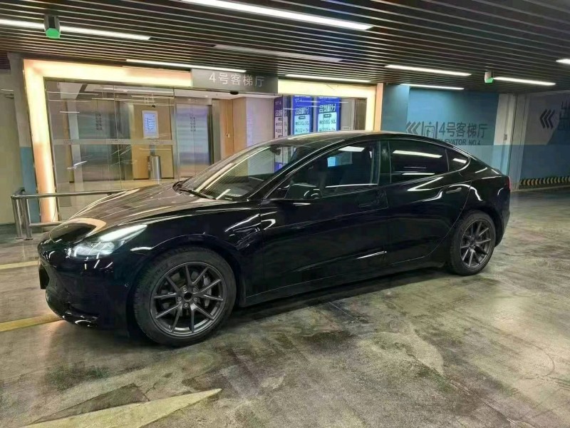 紹興22年特斯拉MODEL 33