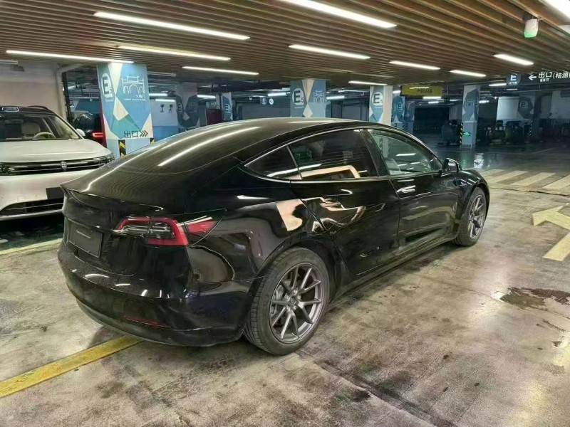 紹興22年特斯拉MODEL 37