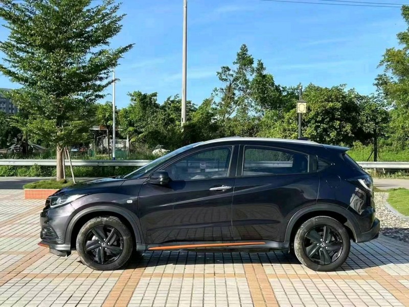 深圳22年本田缤智3