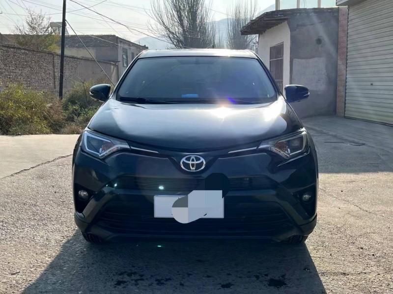 西寧19年豐田RAV41