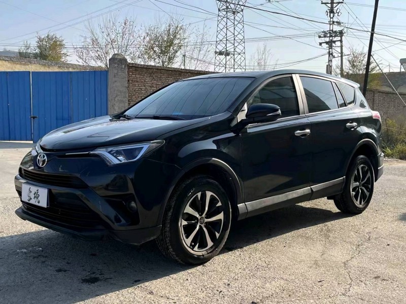 西寧19年豐田RAV42