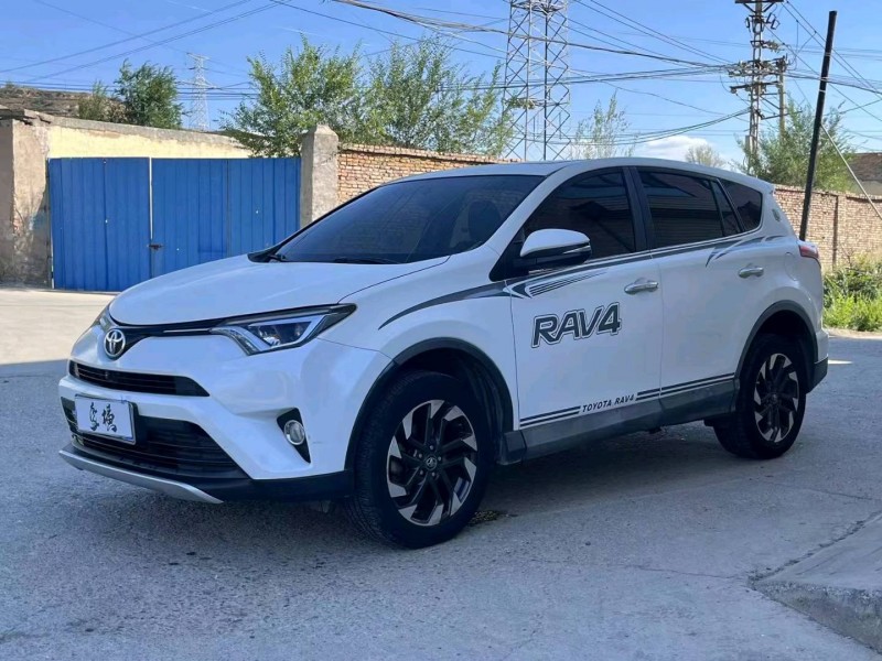 西寧17年豐田RAV42