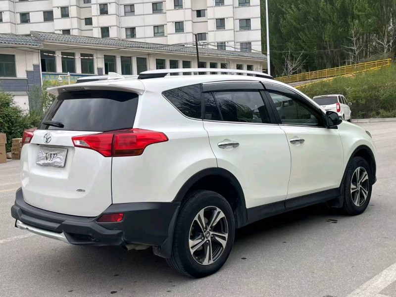 西寧16年豐田RAV48