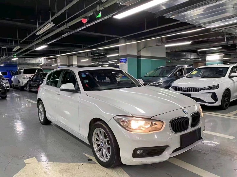 成都17年宝马1系3