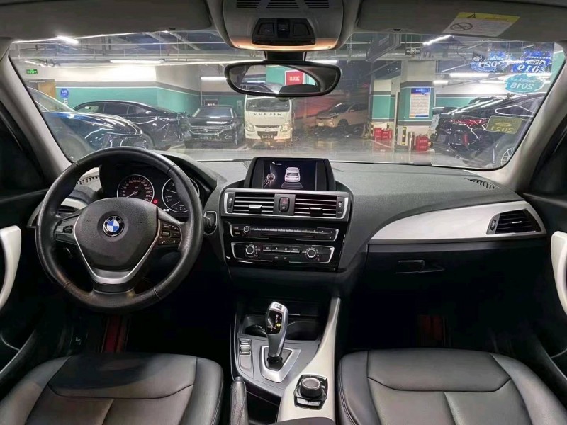 成都17年宝马1系5