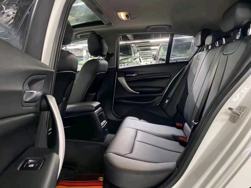 成都17年宝马1系6