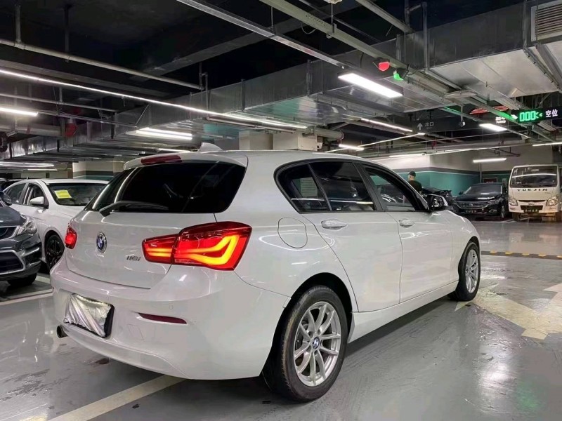 成都17年宝马1系9