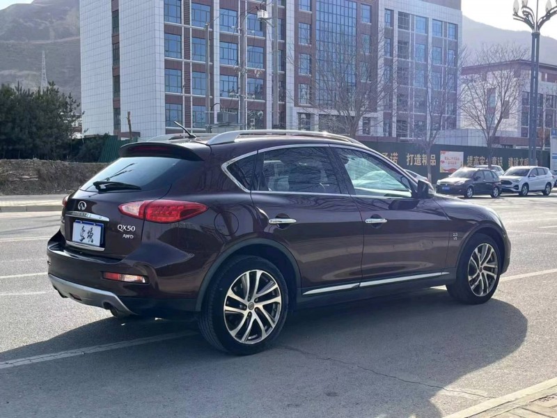 海東17年英菲尼迪QX504