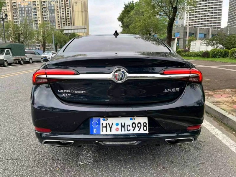 东莞20年别克君越9