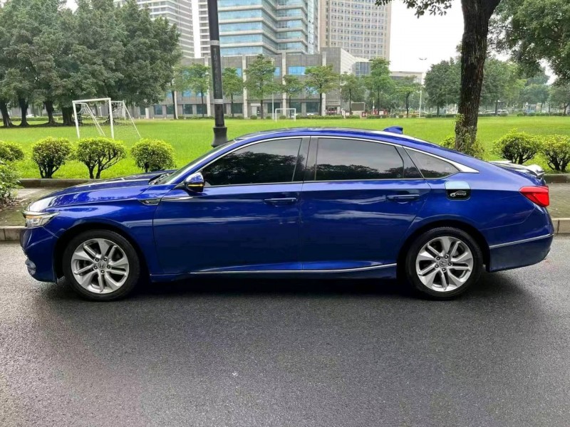 东莞18年本田雅阁3