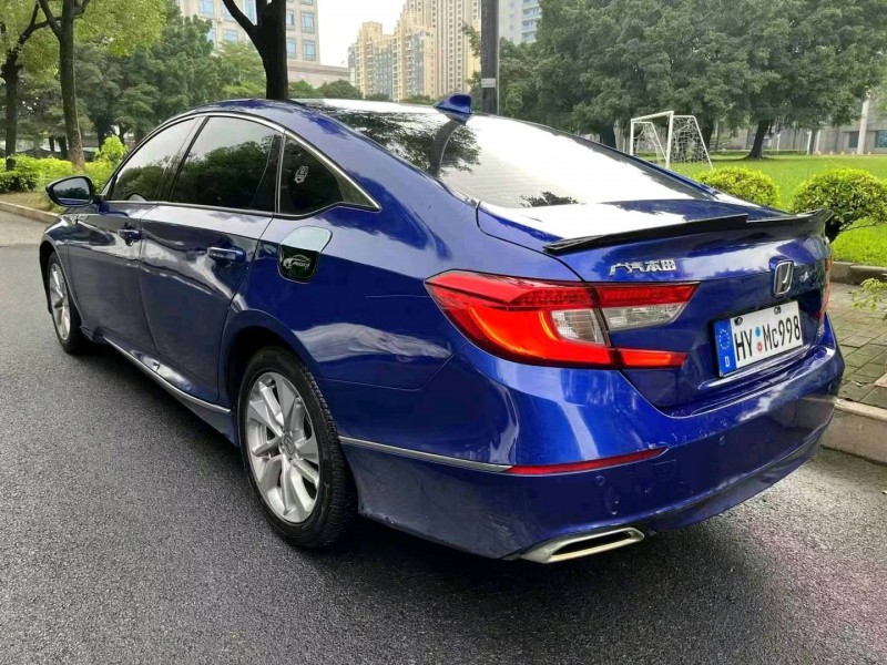 东莞18年本田雅阁4