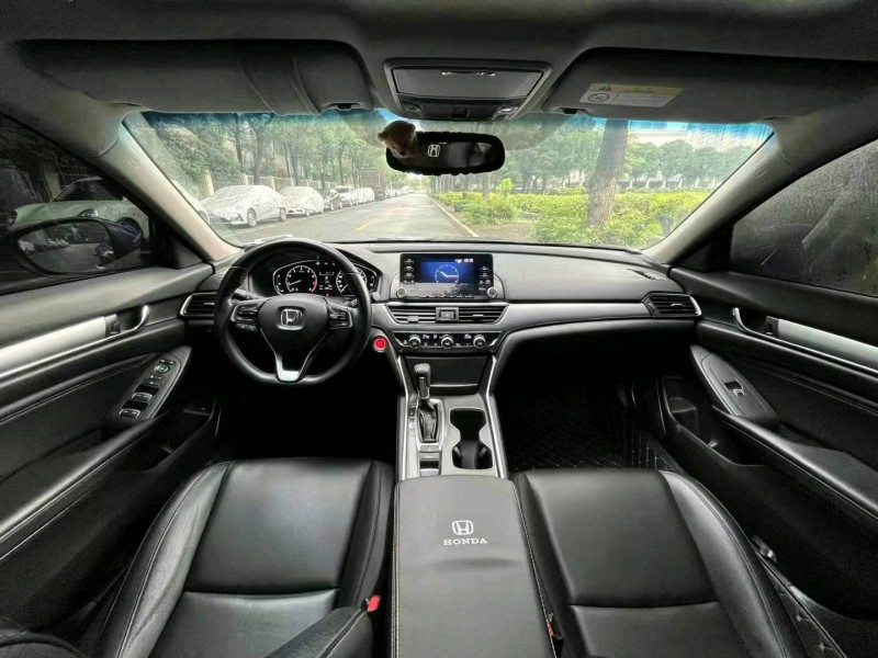 东莞18年本田雅阁6