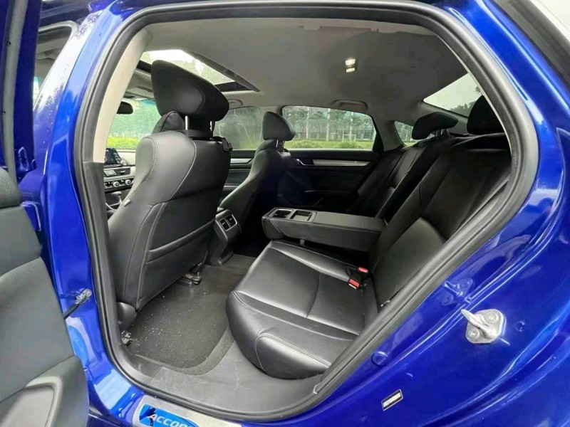 东莞18年本田雅阁8