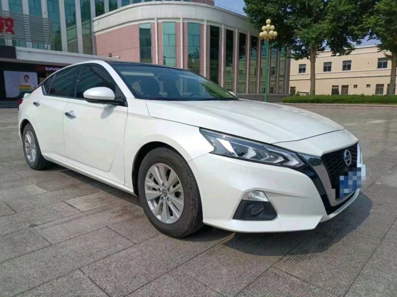 威海20年日產天籟3
