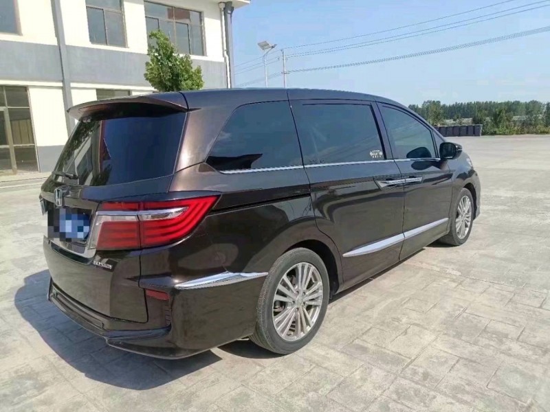 临沂18年本田艾力绅4