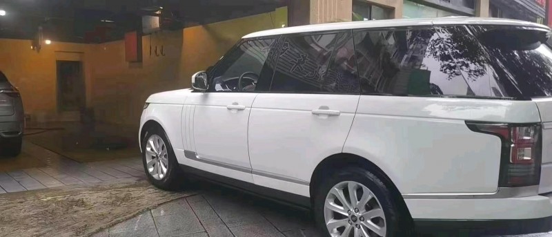 成都14年路虎揽胜行政3