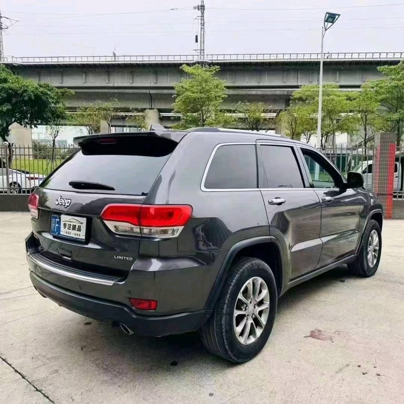 佛山17年Jeep大切诺基8