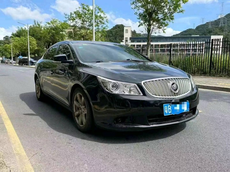 深圳10年别克君越2