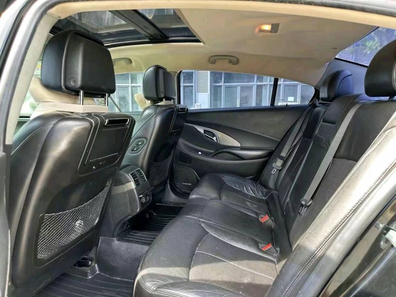 深圳10年别克君越4