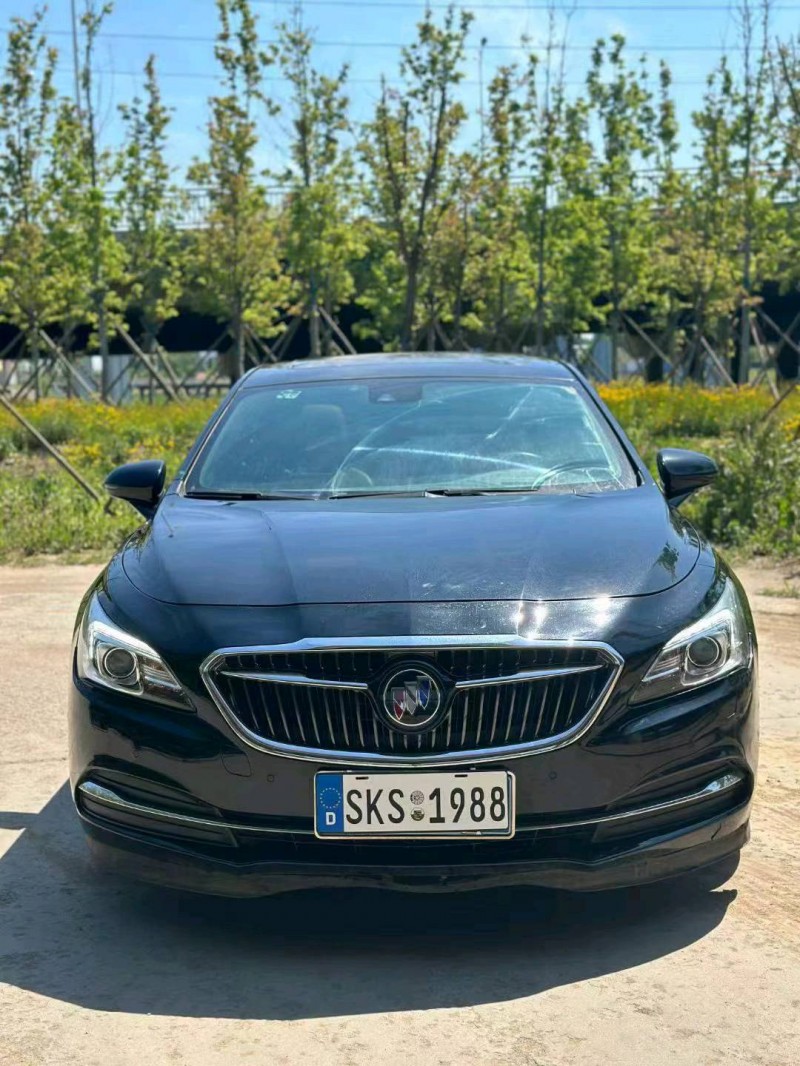 青岛17年别克君越1