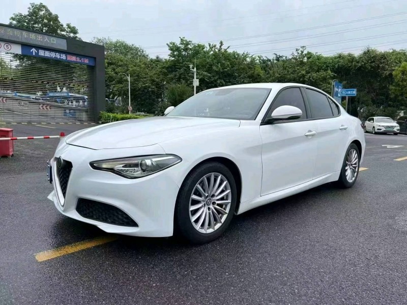 广州19年阿尔法·罗密欧Giulia2