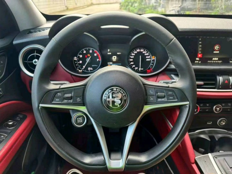 广州19年阿尔法·罗密欧Stelvio4