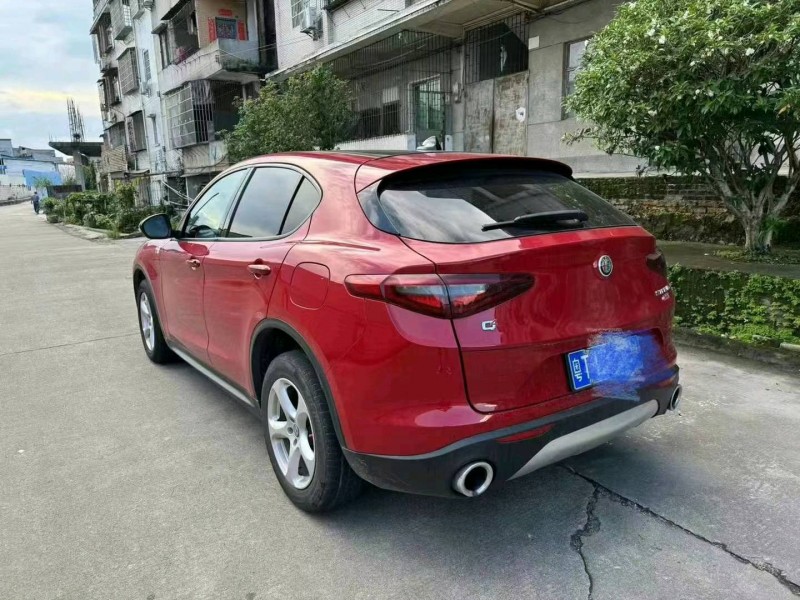 广州19年阿尔法·罗密欧Stelvio8
