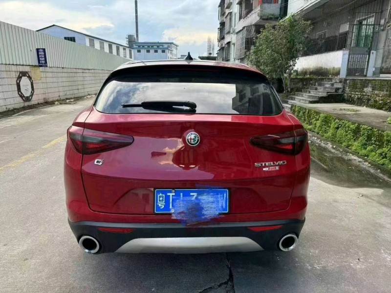 广州19年阿尔法·罗密欧Stelvio9