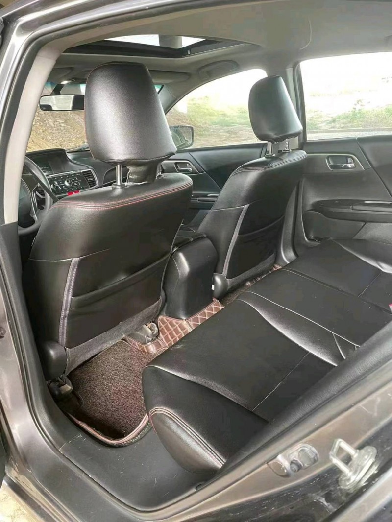 青岛14年本田雅阁6