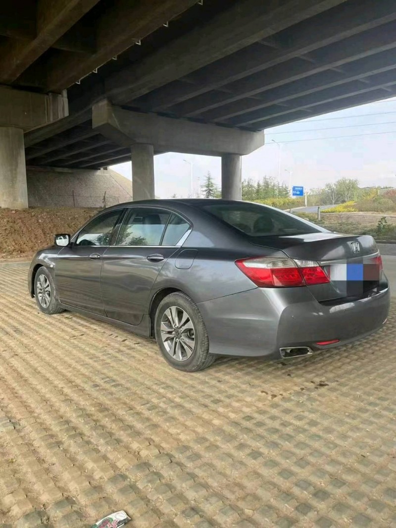 青岛14年本田雅阁7