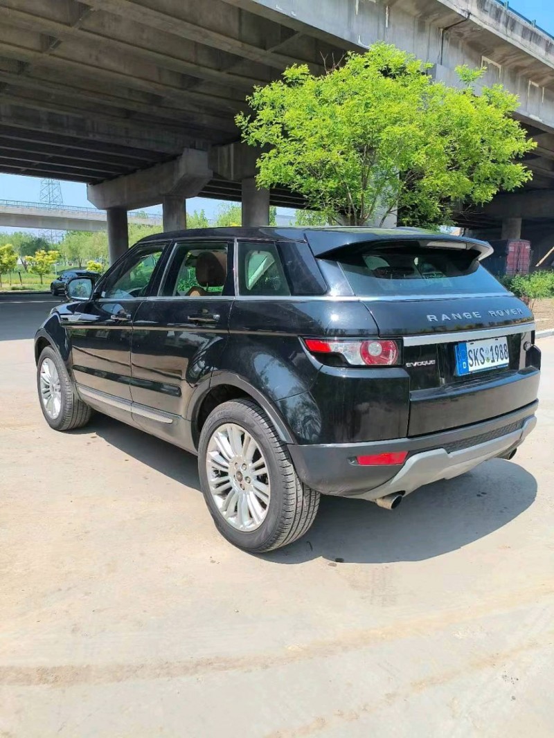 青岛14年路虎极光8