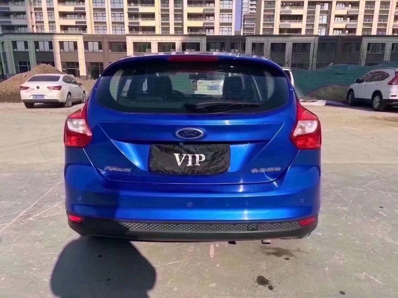 济宁13年福特福克斯9