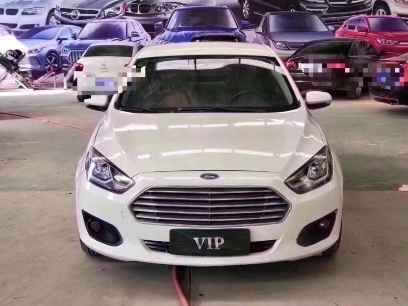 济宁17年福特福睿斯1