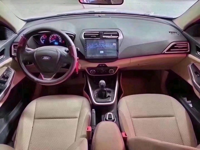 济宁17年福特福睿斯4