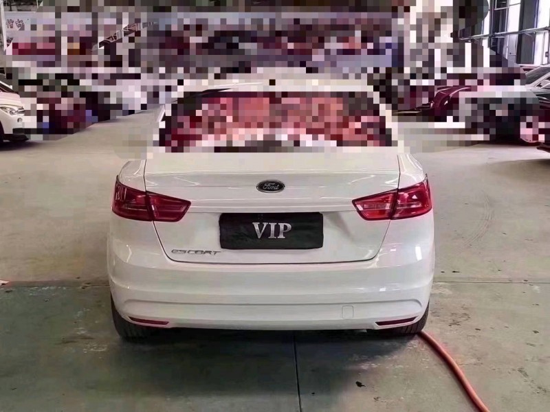 济宁17年福特福睿斯9