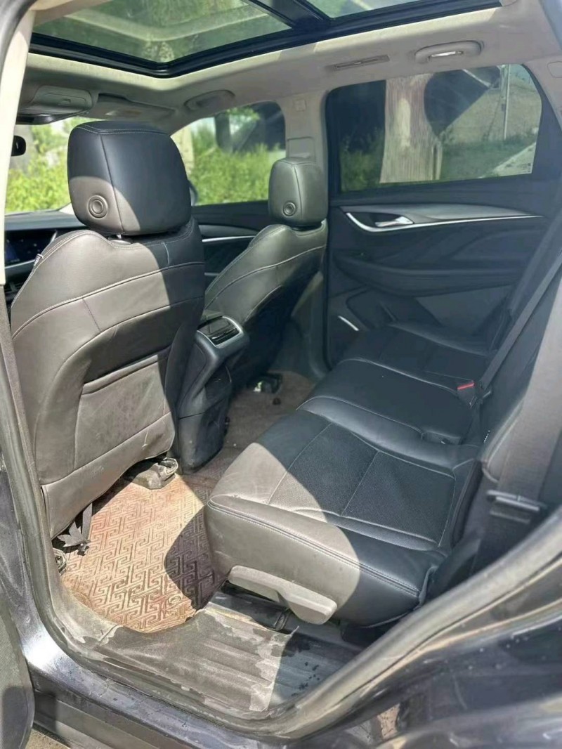 青岛20年别克昂科旗6