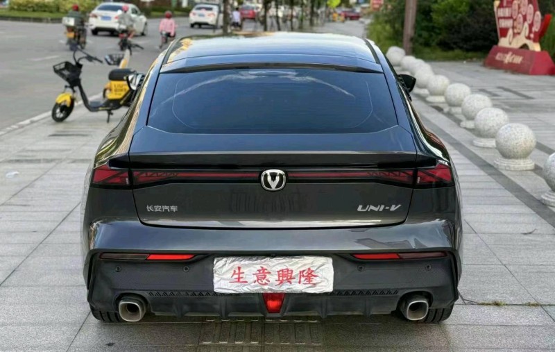 汕头23年长安汽车UNI-V4