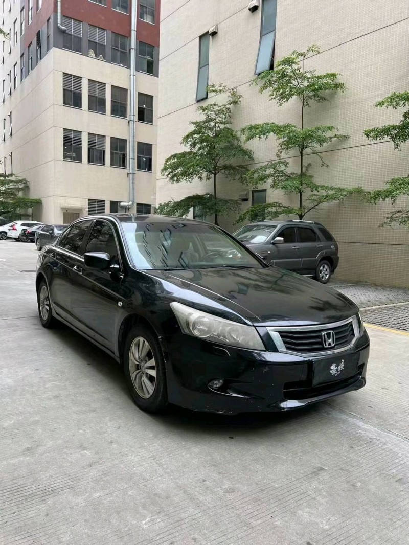 佛山10年本田雅阁2