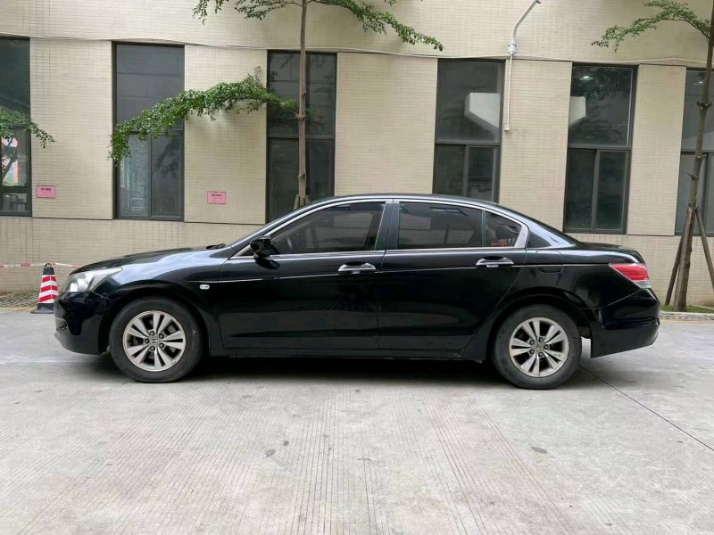 佛山10年本田雅阁4